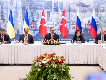 Dünya sülh yolunu İstanbulda axtarır 